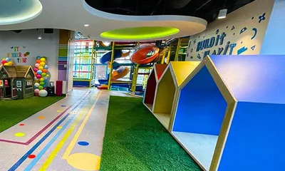 Kidoos, Al Khawaneej